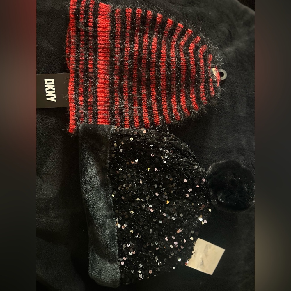 2 DKNY Hat’s